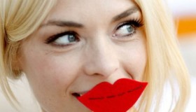 Kissable Lips: How To Make Lipstick Last Longer