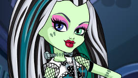 Monster High Dress Up Frankie Stein